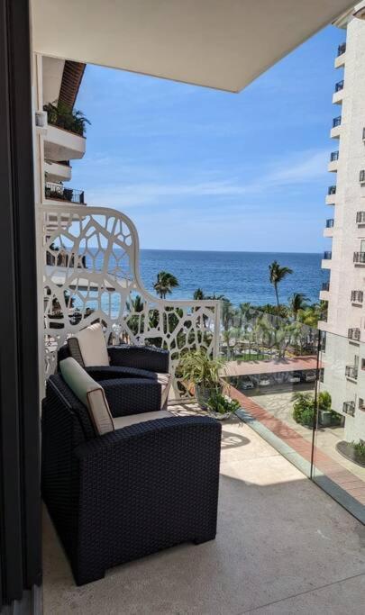 Ocean View Penthouse In P.V. Romantic Zone Пуэрто-Вальярта Экстерьер фото